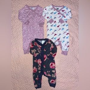 3-6 months. Gerber/Modern Moments. Button sleeper.